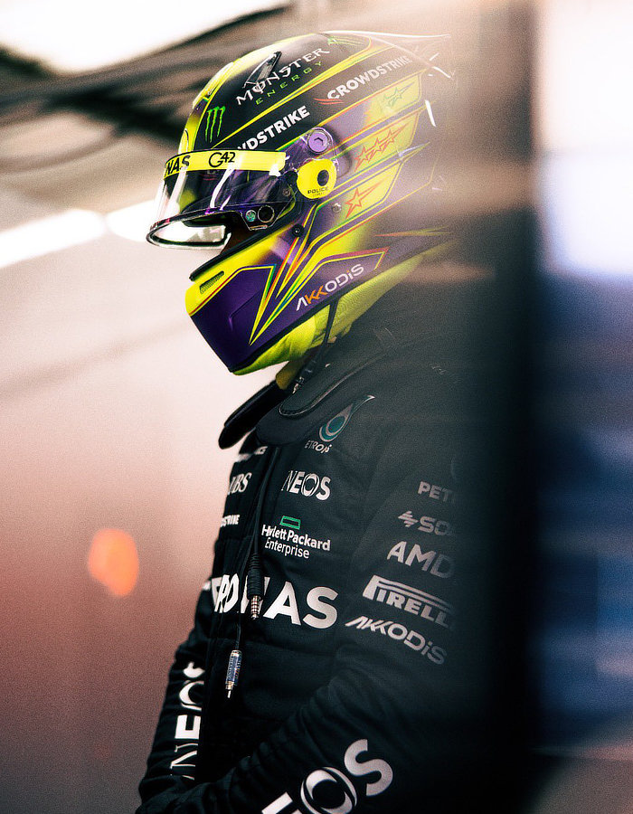 Lewis Hamilton - 2023 Bharain Pre Season Test - Garage Ready