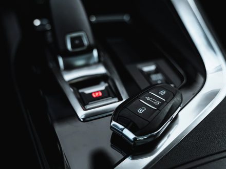 Car keys and locksmith - Hero