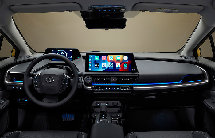Toyota Prius PHEV - Interior