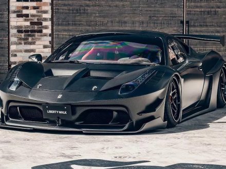 Liberty Walk Silhouette - Ferrari 458 Widebody