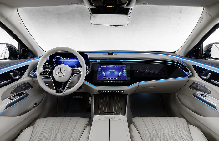 Mercedes E Class W214 - Interior Superscreen