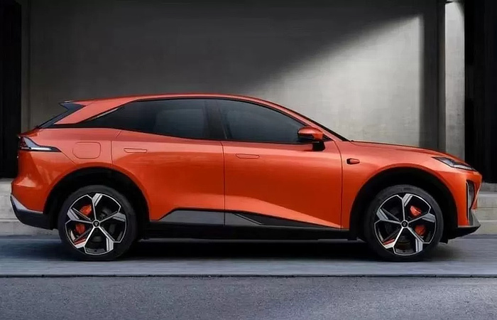 Changan Deepal S7 - Huawei's Answer to the Model Y - Side Stance