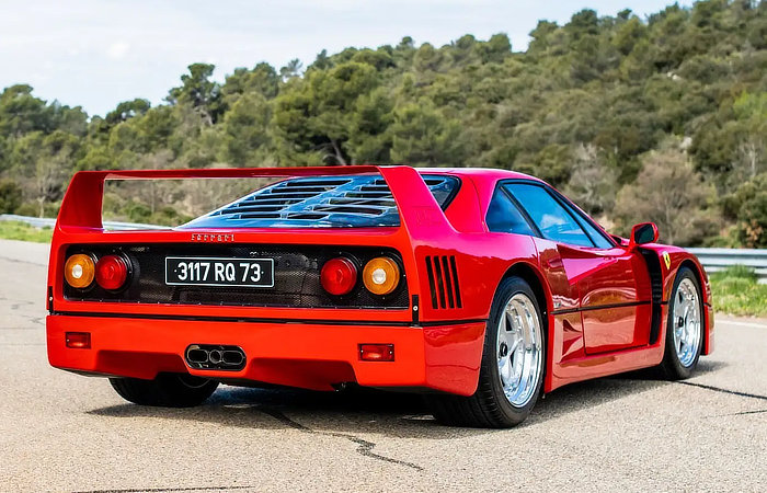 Ferrari F40 for sale - chassis 83249 - Rear Stance