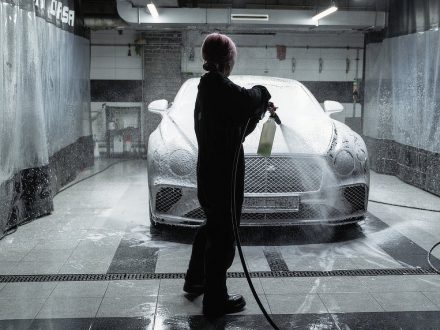 Cleaning your car properly without damaging the paint