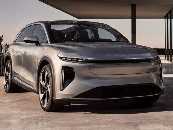 Lucid Air SUV - Master Stance