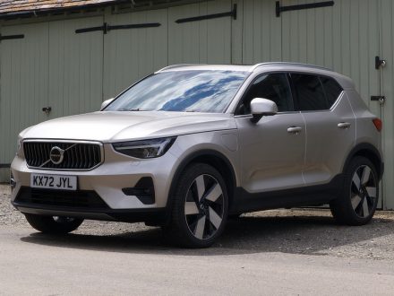Volvo XC40 Recharge PHEV - 2023 Review - Master Stance