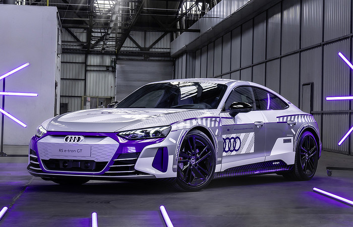 Audi eTron GT Ice race Edition - Stanced