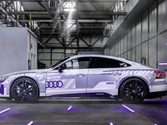 Audi eTron GT Ice race Edition - Master Stance