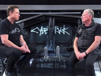 Elon Musk And Sandy Munro Discuss Cybertruck