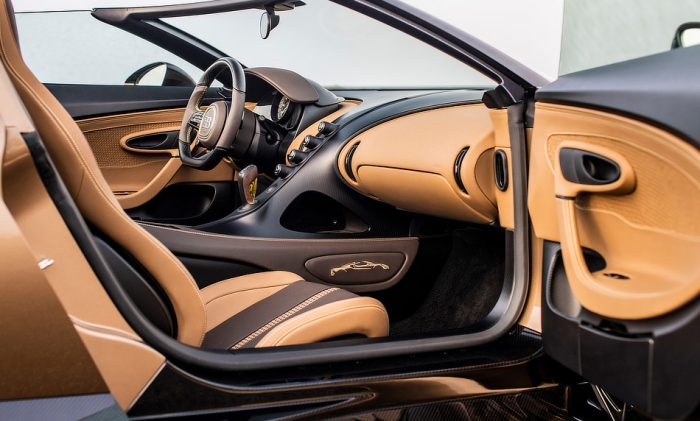 Bugatti W16 Mistral - Interior