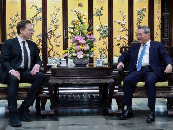 ELon Musk Meets China Premier Li Quiang - Daily Car Blog