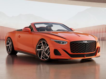Bentley Batur Convertible - Master Stance