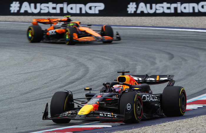 Max Verstappen leads Lando Norris at the 2024 Austrian Grand Prix