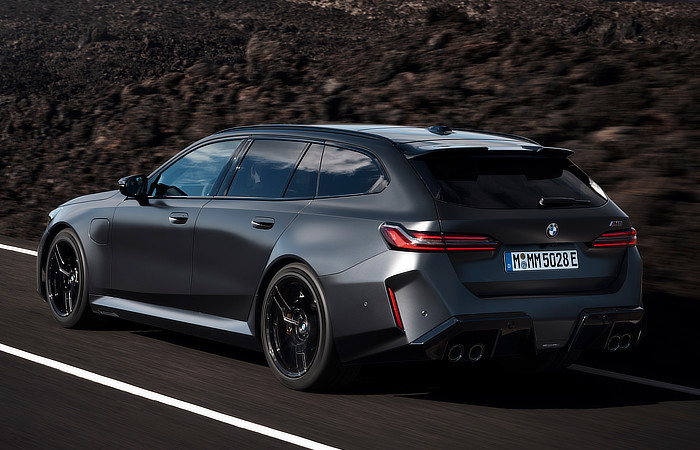 2024 M5 Touring - Rear Stance