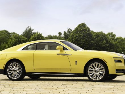 Rolls Royce Spectre Semaphore - Master Stance