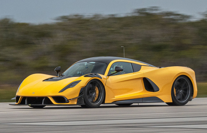 Venom F5 Evolution - 2030 - Stancing