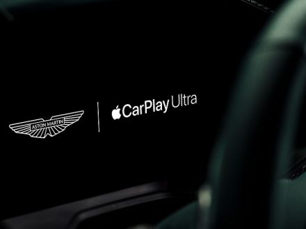 Aston Martin DBX - Powered by Apple CarPlay Ultra