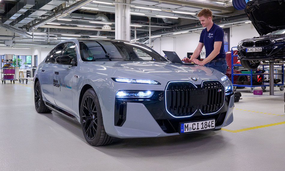 BMW i7 Solid State Battery Testing and Development