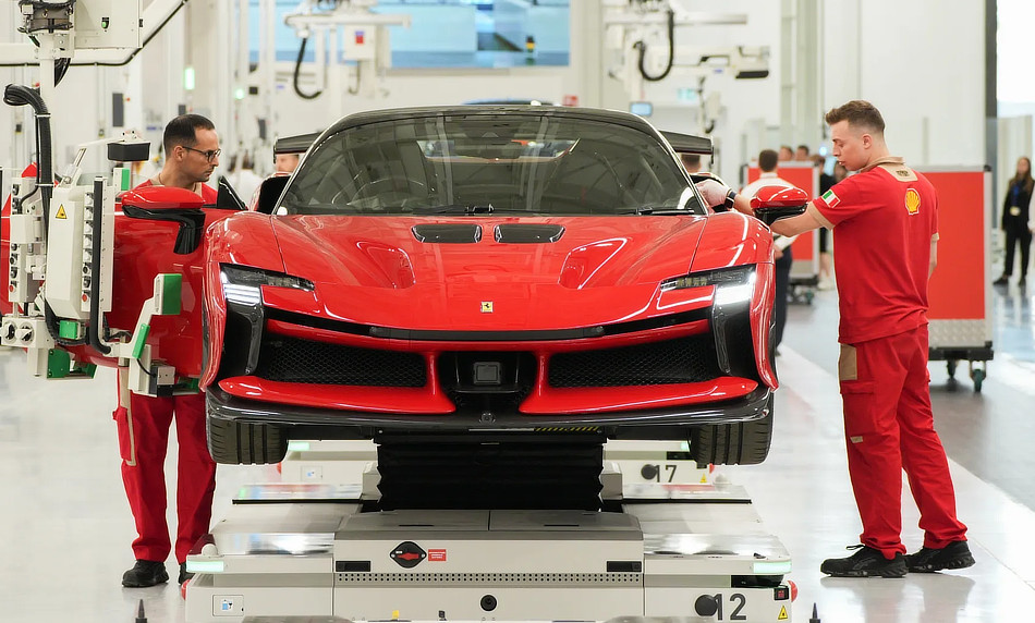 Ferrari Hypercar Production - Italy
