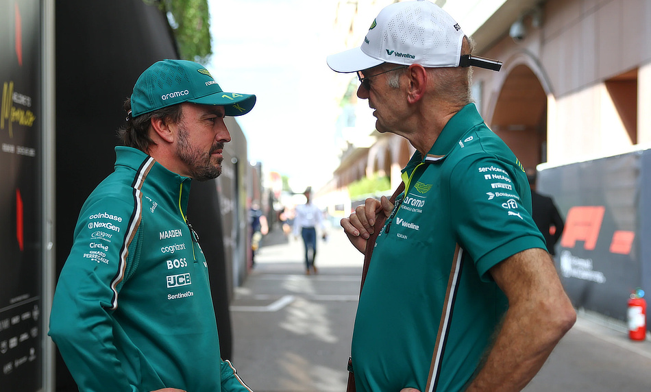 Adrian Newey chatting to Fernando Alonso - Aston Martin 2025