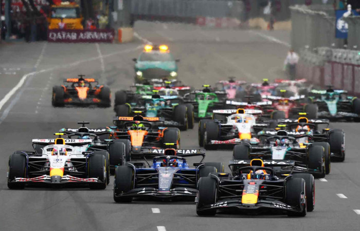 2025 Azerbaijan Grand Prix - Race Start, Verstappen leads