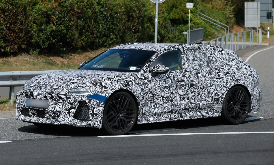2026 Audi PHEV RS6 Spy Shots