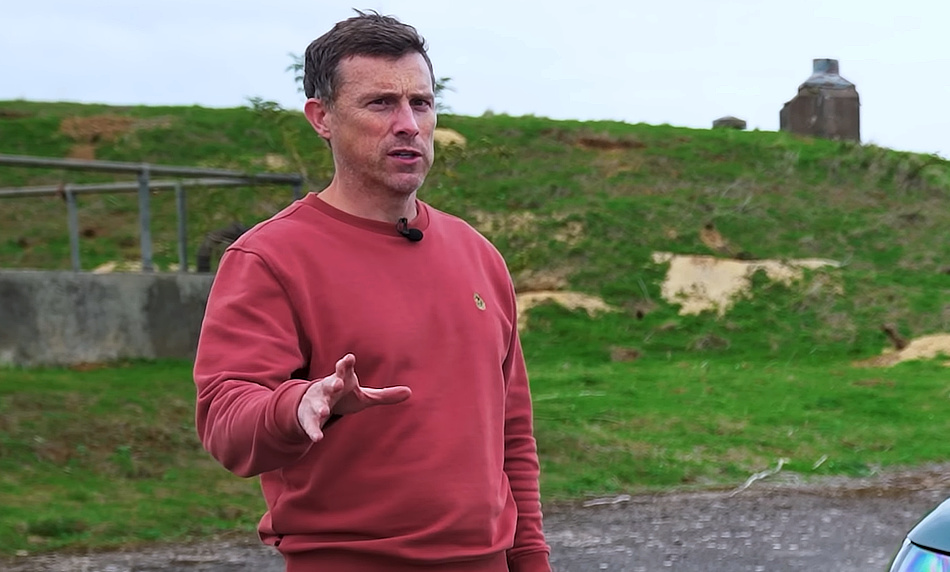 Mat Watson - Attempts A Jedi mind Trick on a Jaecoo 5