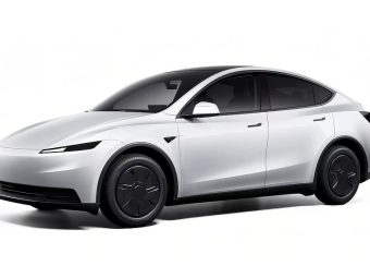Tesla Model 3 Standard - Costco Edition - Stance