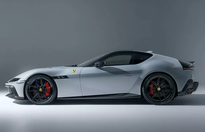 Ferrari 12 Cilindri by Novitech - Stance