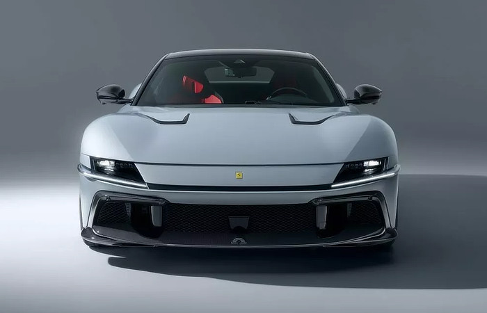 Ferrari 12 Cilindri by Novitech - Stanced