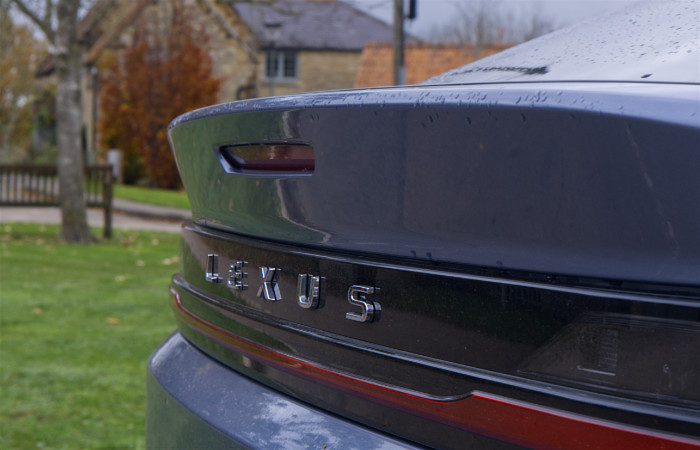 Lexus RZ300e apžvalga – 006