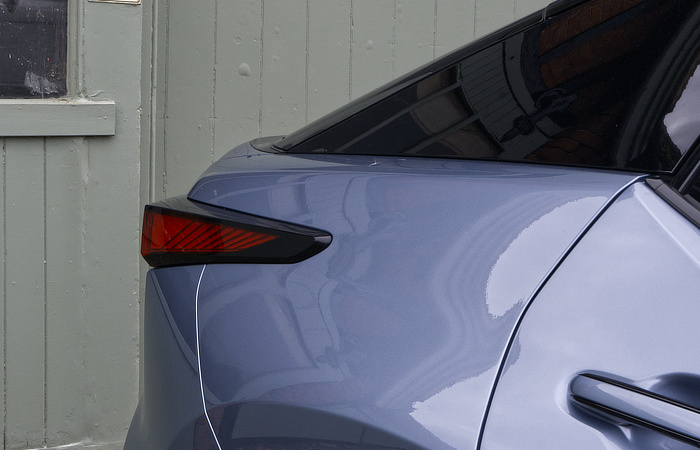 Lexus RZ300e apžvalga – 008