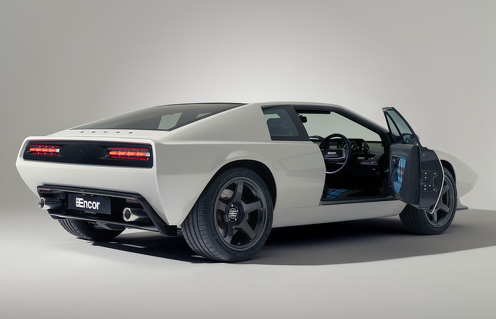 Lotus Encor - Retribution - Rear Stance