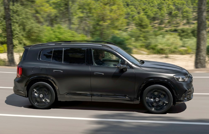 Mercedes Benz GLB EV - Stancing