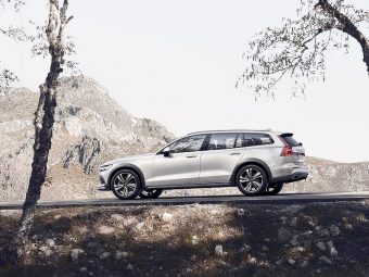 Volvo America Discontinues The V60 Cross Country