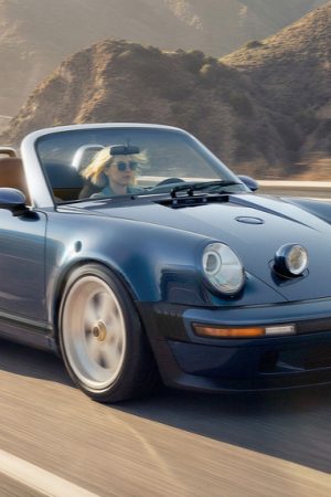 Porsche 911 Carrera Cabriolet by Singer California - Cruising