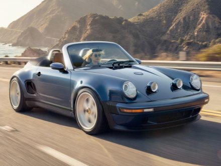 Porsche 911 Carrera Cabriolet by Singer California - Cruising