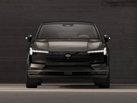 Volvo EX30 Black Edition - Stance
