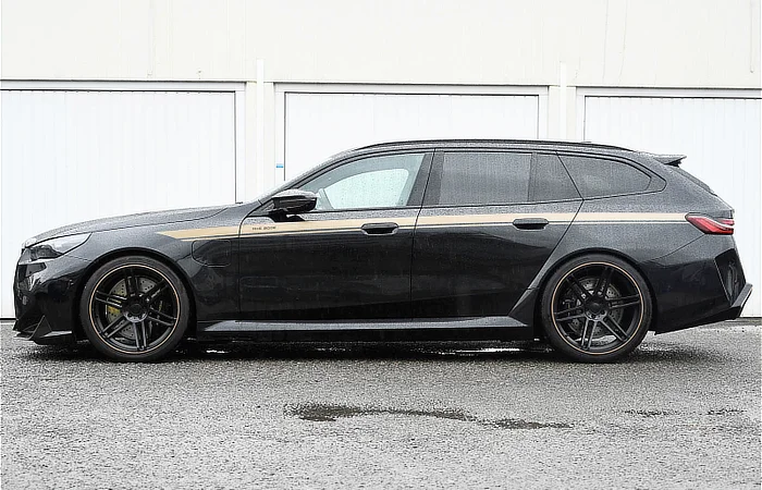 Manhart MH5 900E - Stance