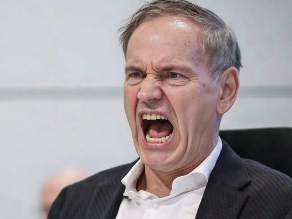 Oliver Blume - Volkswagen CEO screaming his head off during business meeting