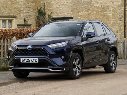 Toyota RAV 4 PHEV - Master