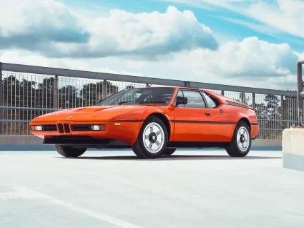 Classic BMW restoration hub lands in the UK