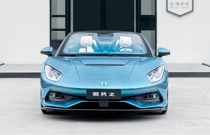 Denza Z Cabriolet- Just stancing