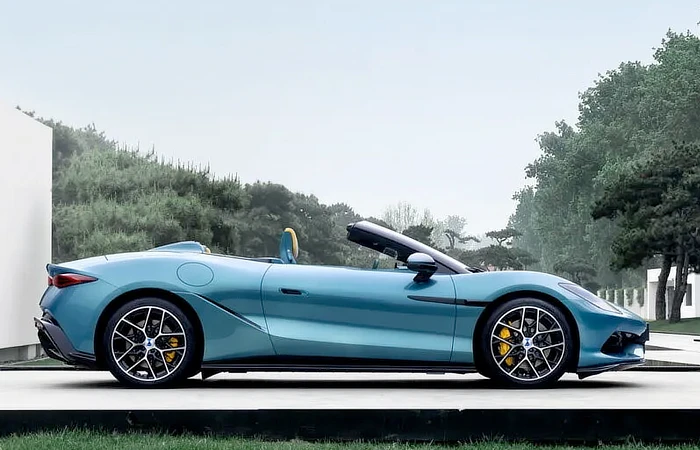 Denza Z Cabrio - Showtime stance