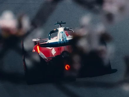 Ferrari F1 Macarena Wing - How It Works - With Kyle Engineers