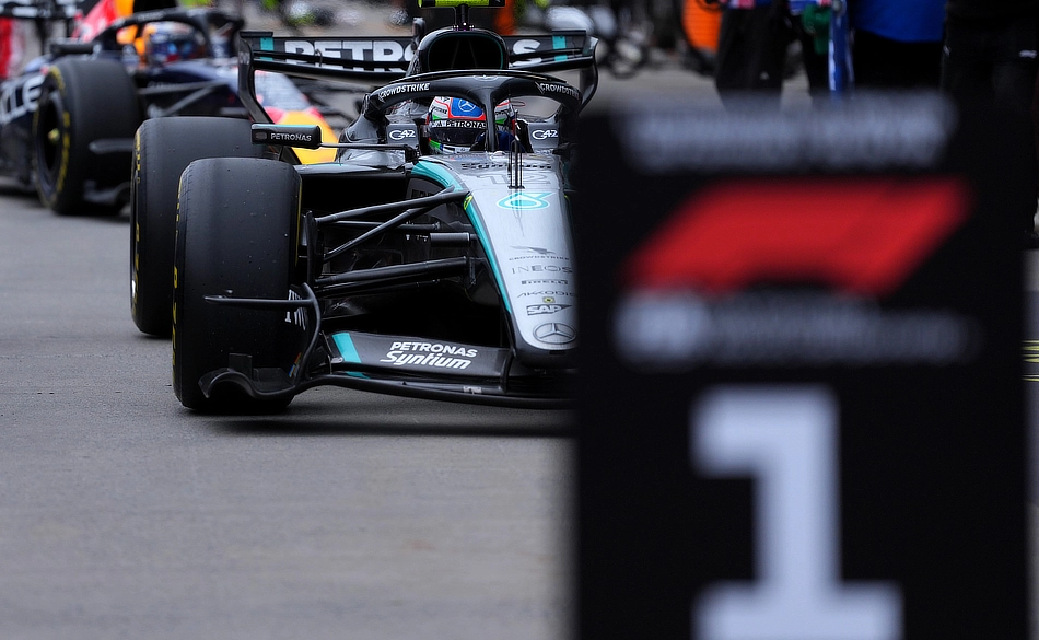 2026 Canadian Grand Prix - Kimi Antonelli driving into pit lance as victor