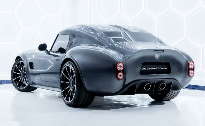 AC Cars Cobra GT - 125th Anniversary Edition - Stanced