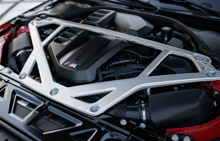 BMW M3 CS Handschalter - Engine Bay
