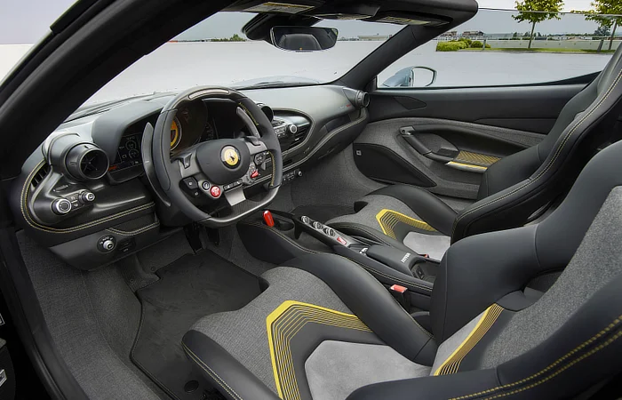 Ferrari F8 Spider HC25 - Interior