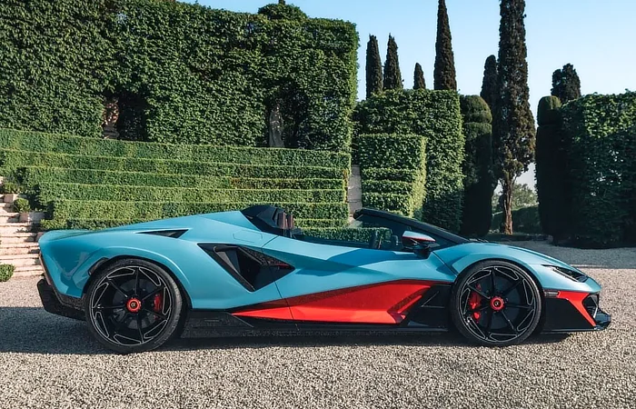 Lamborghini Fenomeno V12 Hybrid - Stancing